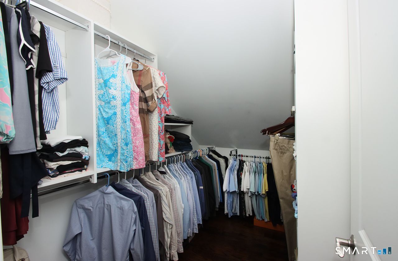 2095 Whitney Avenue North Haven CT 06473
