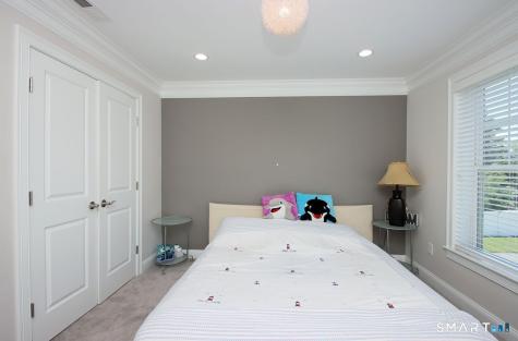 2095 Whitney Avenue North Haven CT 06473