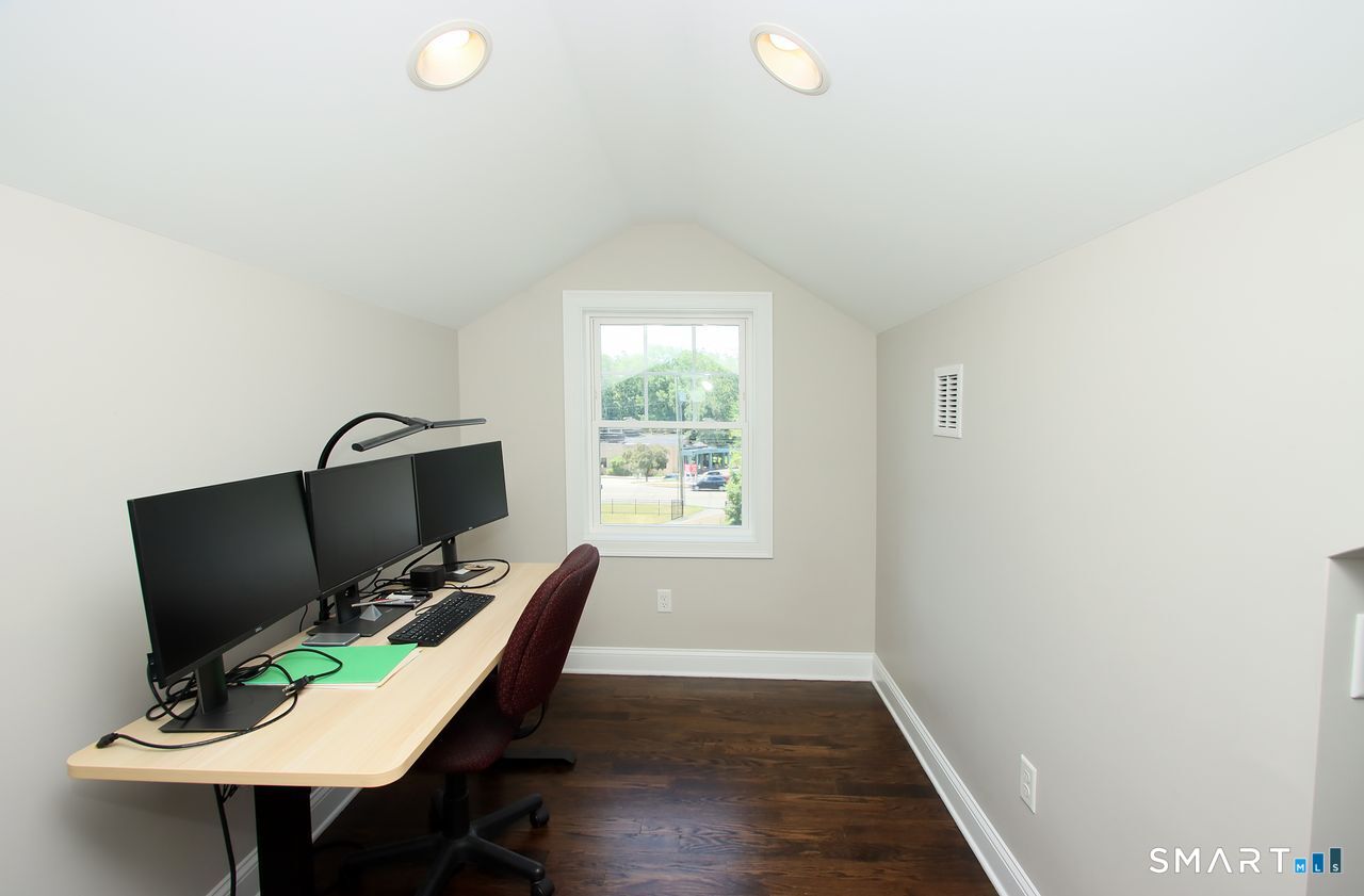 2095 Whitney Avenue North Haven CT 06473