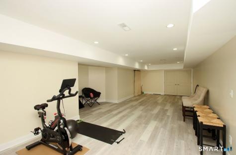 2095 Whitney Avenue North Haven CT 06473