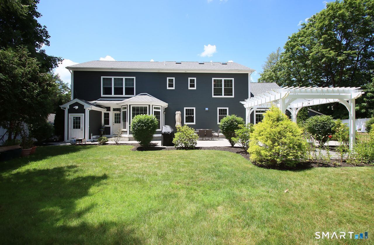 2095 Whitney Avenue North Haven CT 06473