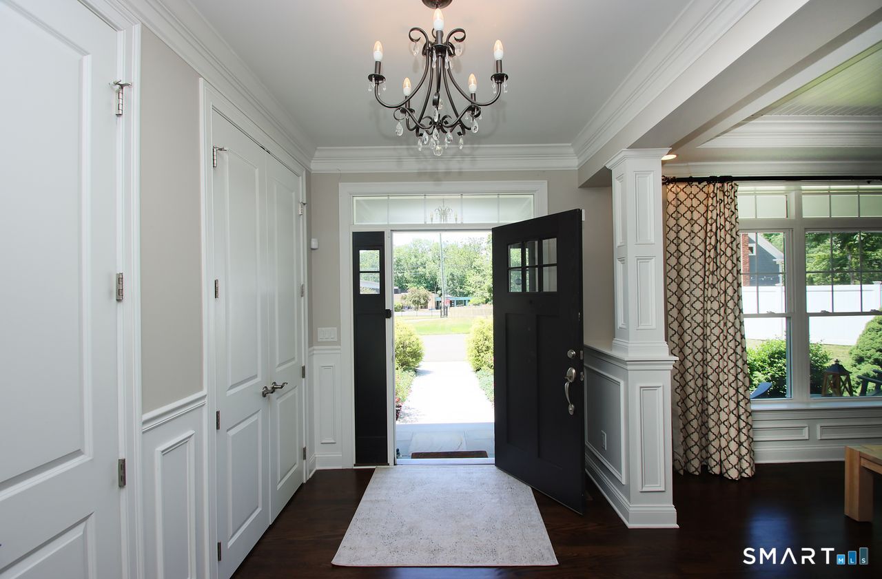 2095 Whitney Avenue North Haven CT 06473