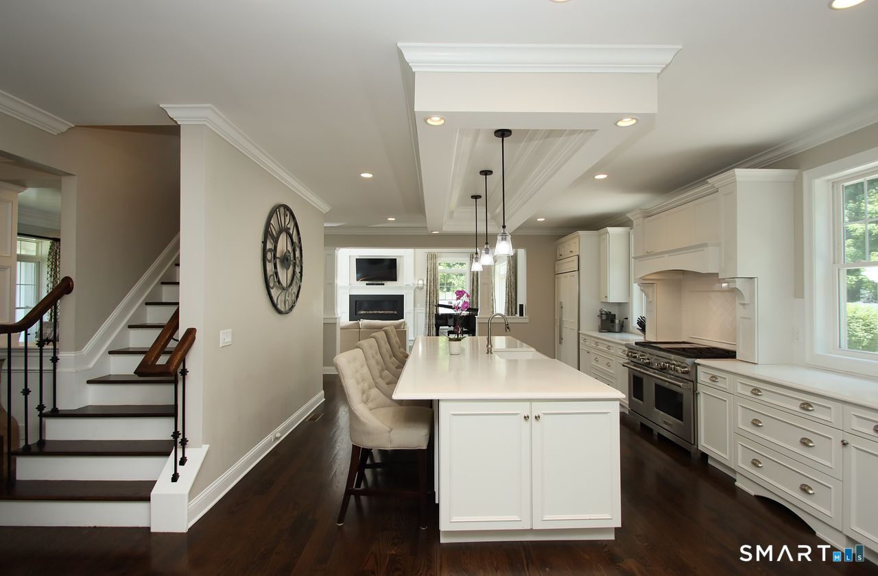 2095 Whitney Avenue North Haven CT 06473