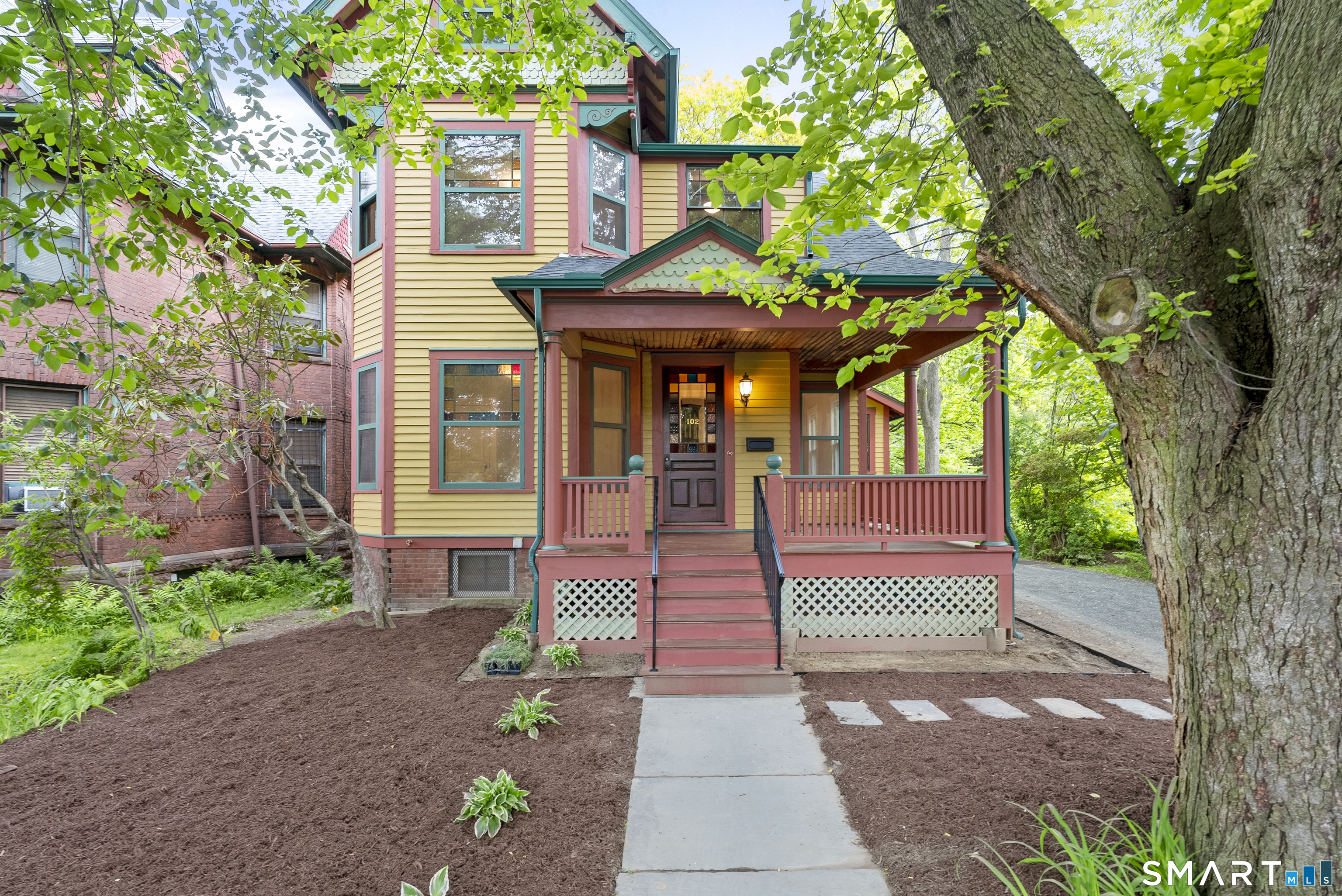 102 Huntington Street Hartford CT 06105