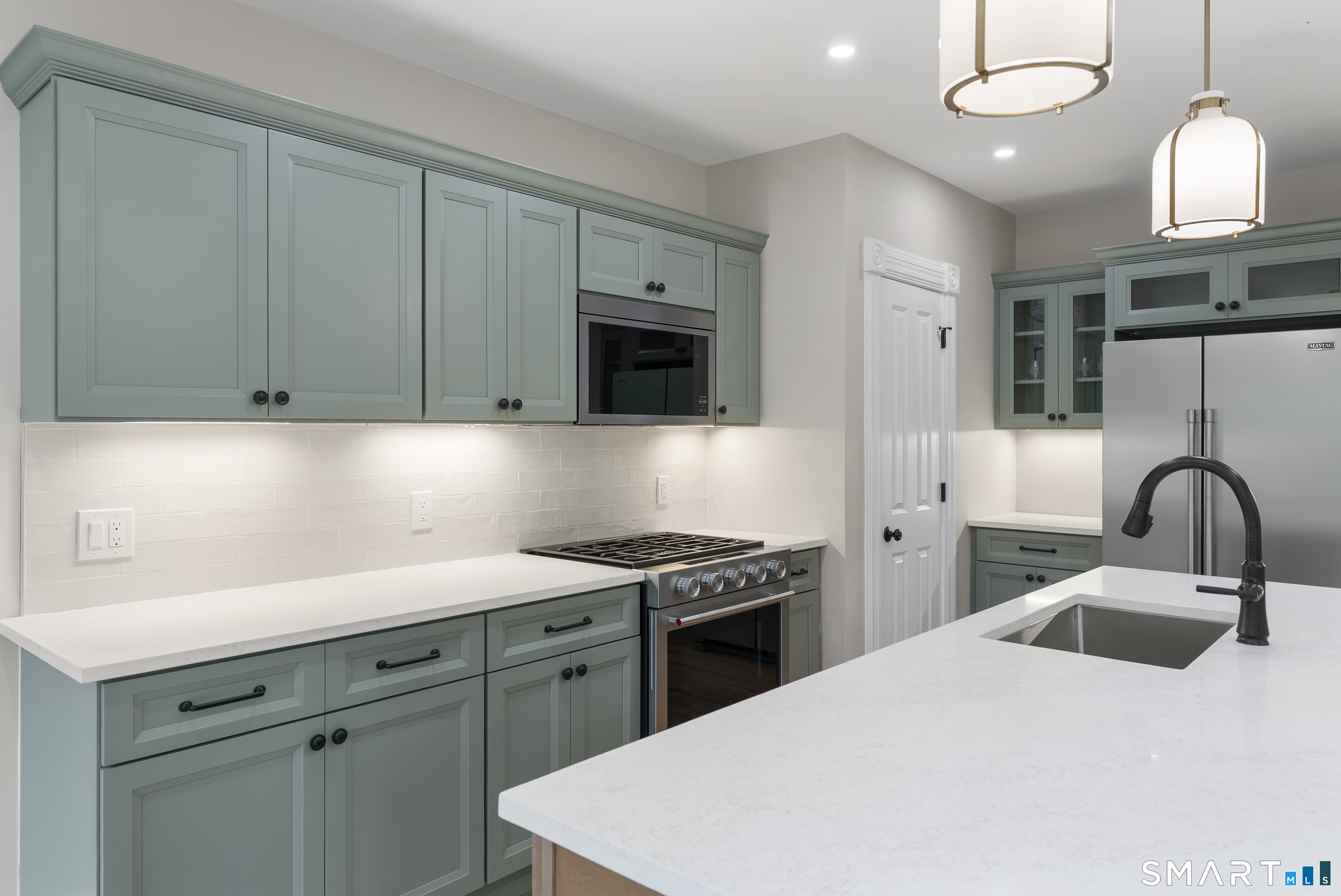 102 Huntington Street Hartford CT 06105
