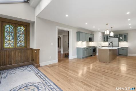 102 Huntington Street Hartford CT 06105