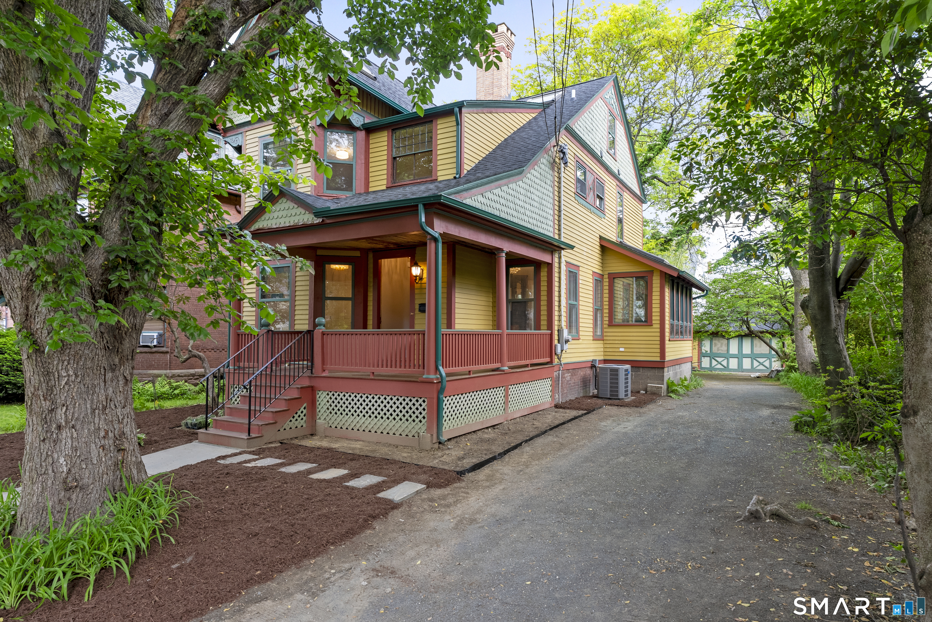 102 Huntington Street Hartford CT 06105
