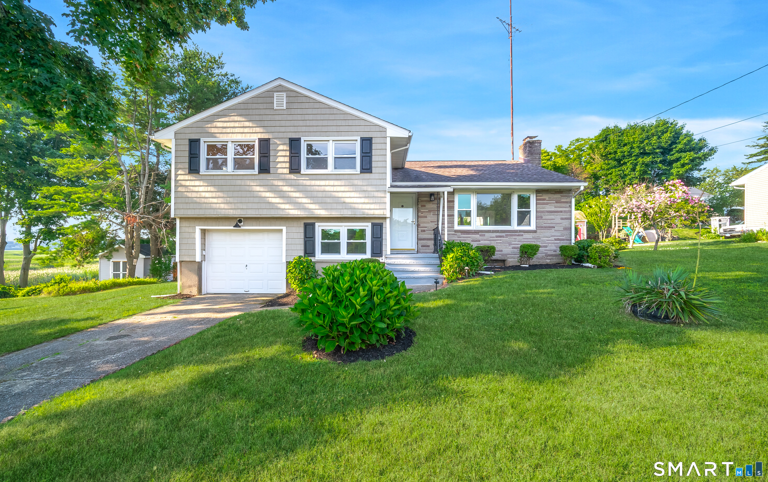 66 Bridgeview Place Stratford CT 06614