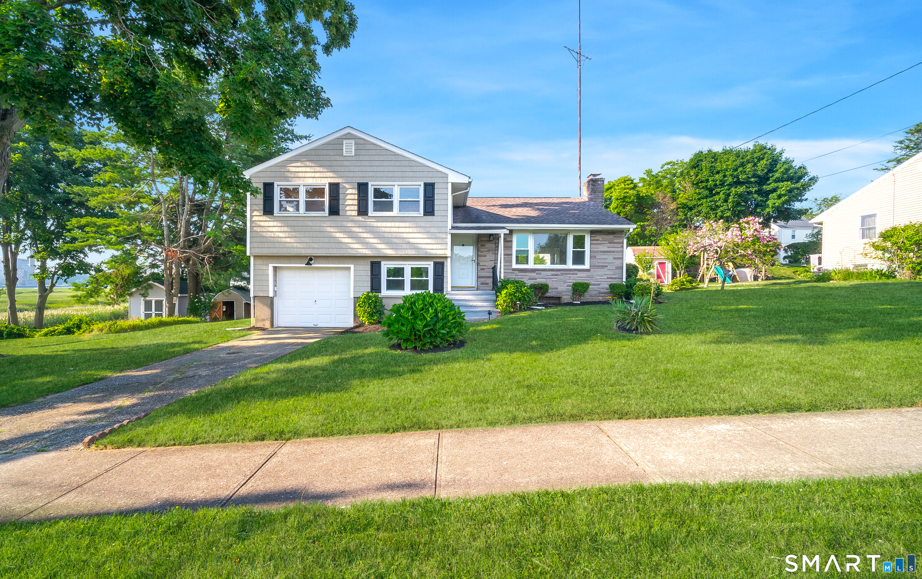 66 Bridgeview Place Stratford CT 06614