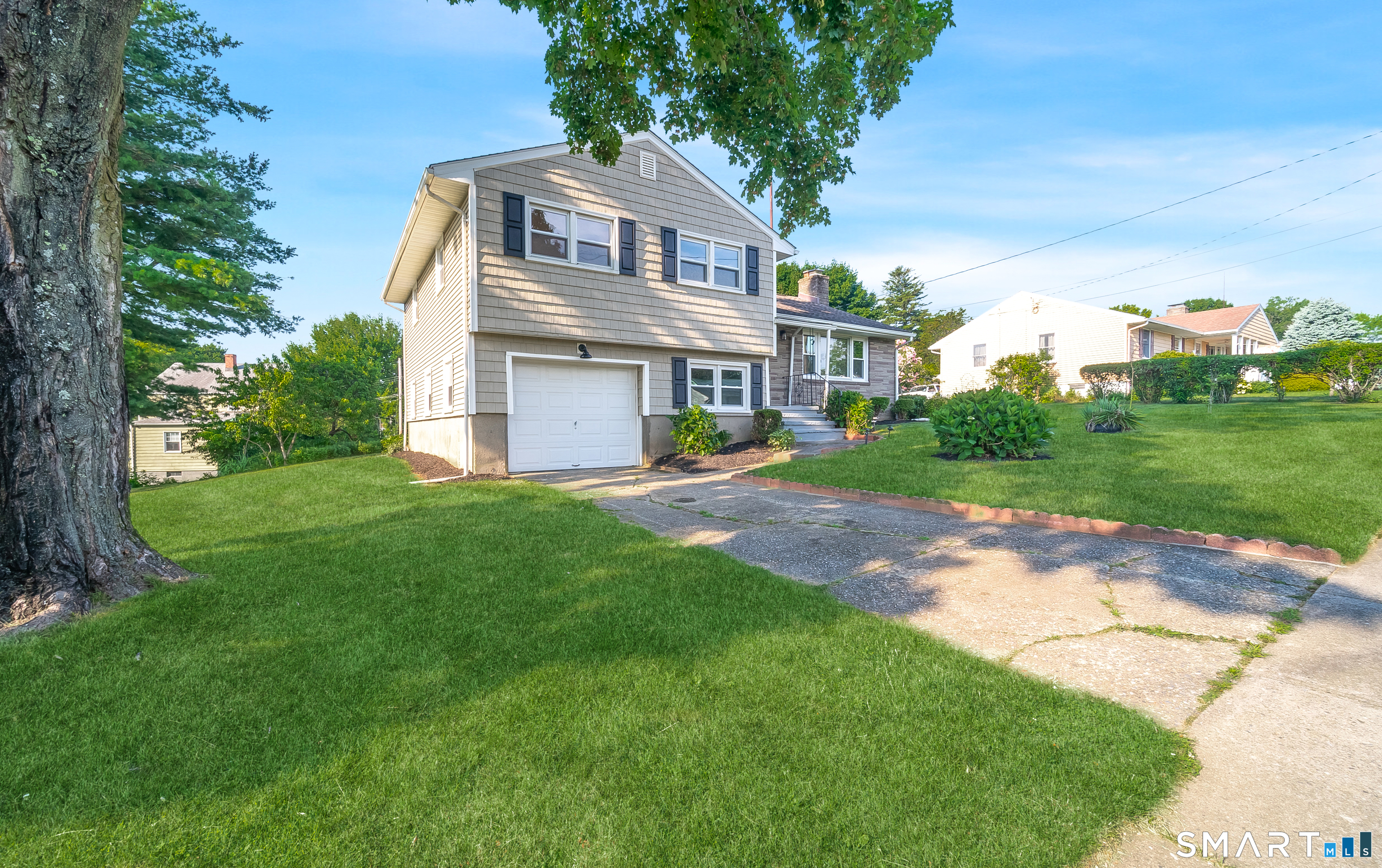 66 Bridgeview Place Stratford CT 06614