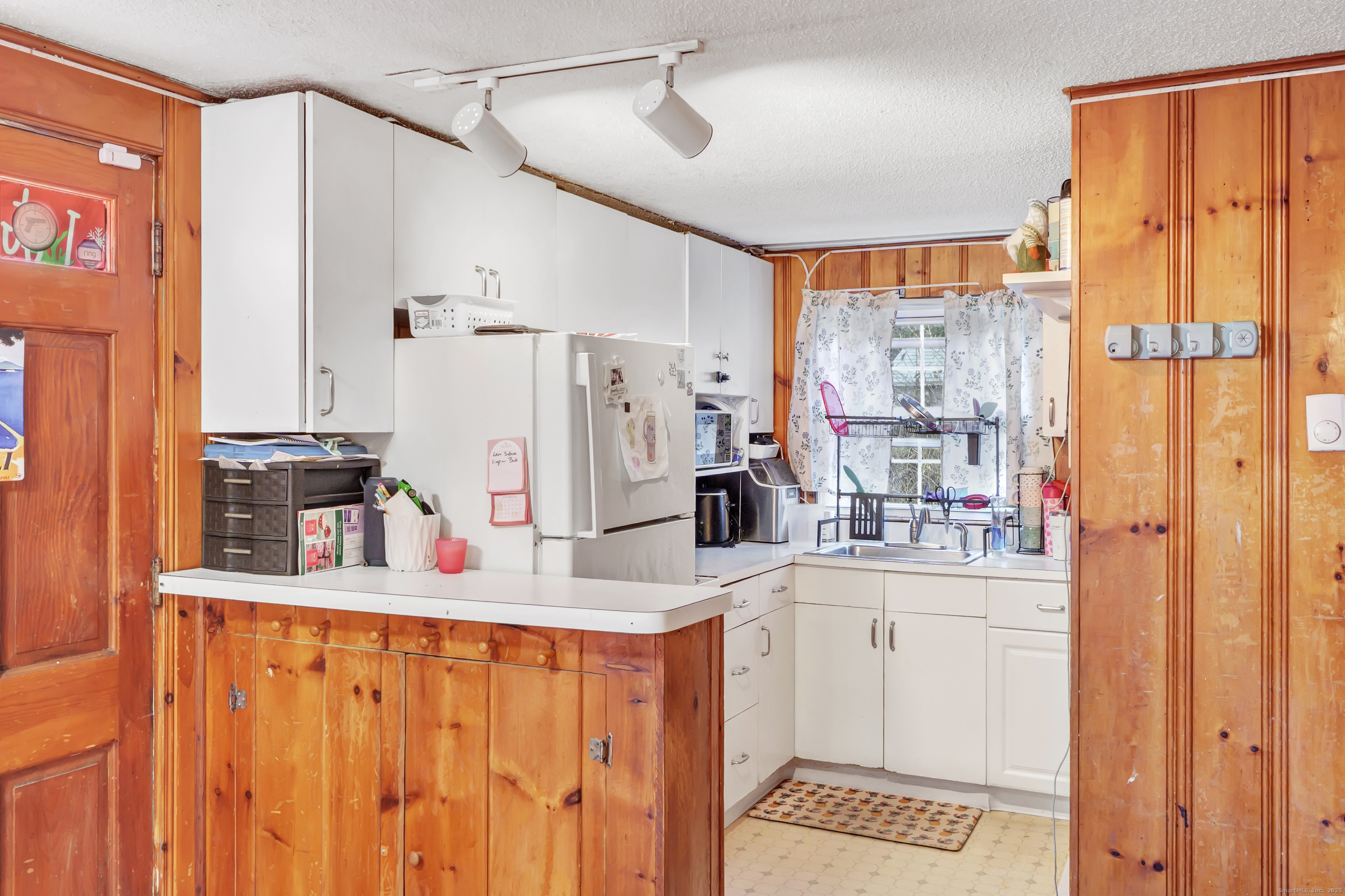 12 Hale Road East Hampton CT 06424