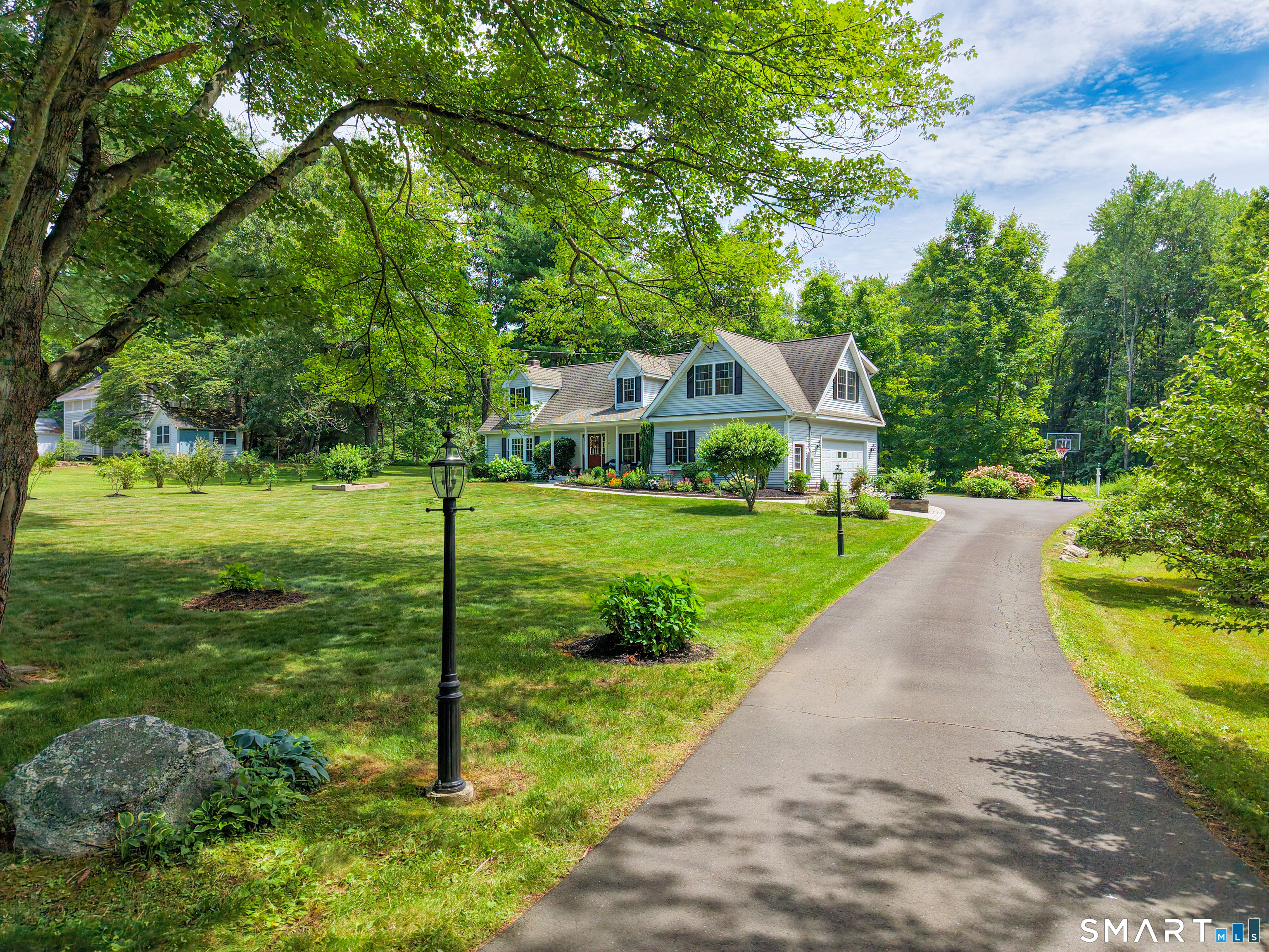73 School Street Avon CT 06001
