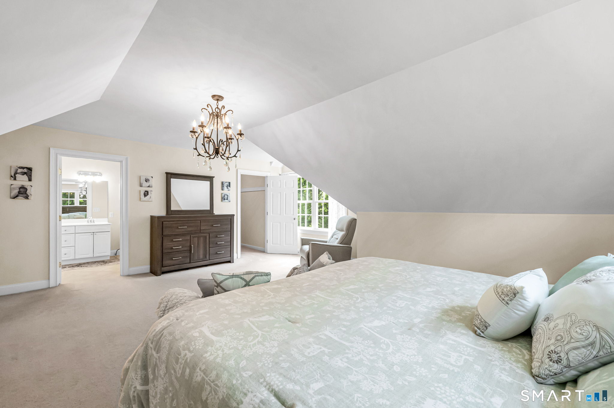 73 School Street Avon CT 06001