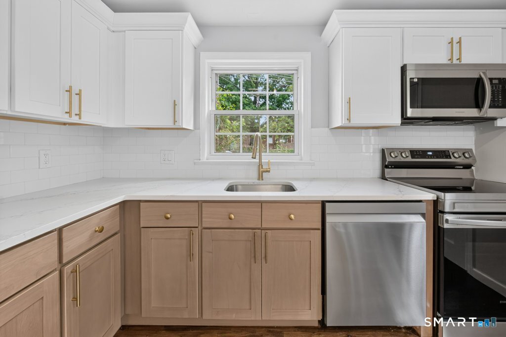 146 Bull Hill Lane West Haven CT 06516