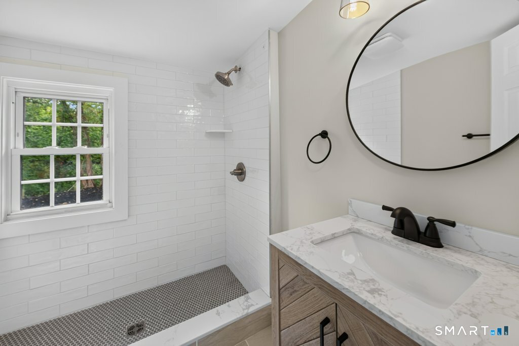 146 Bull Hill Lane West Haven CT 06516