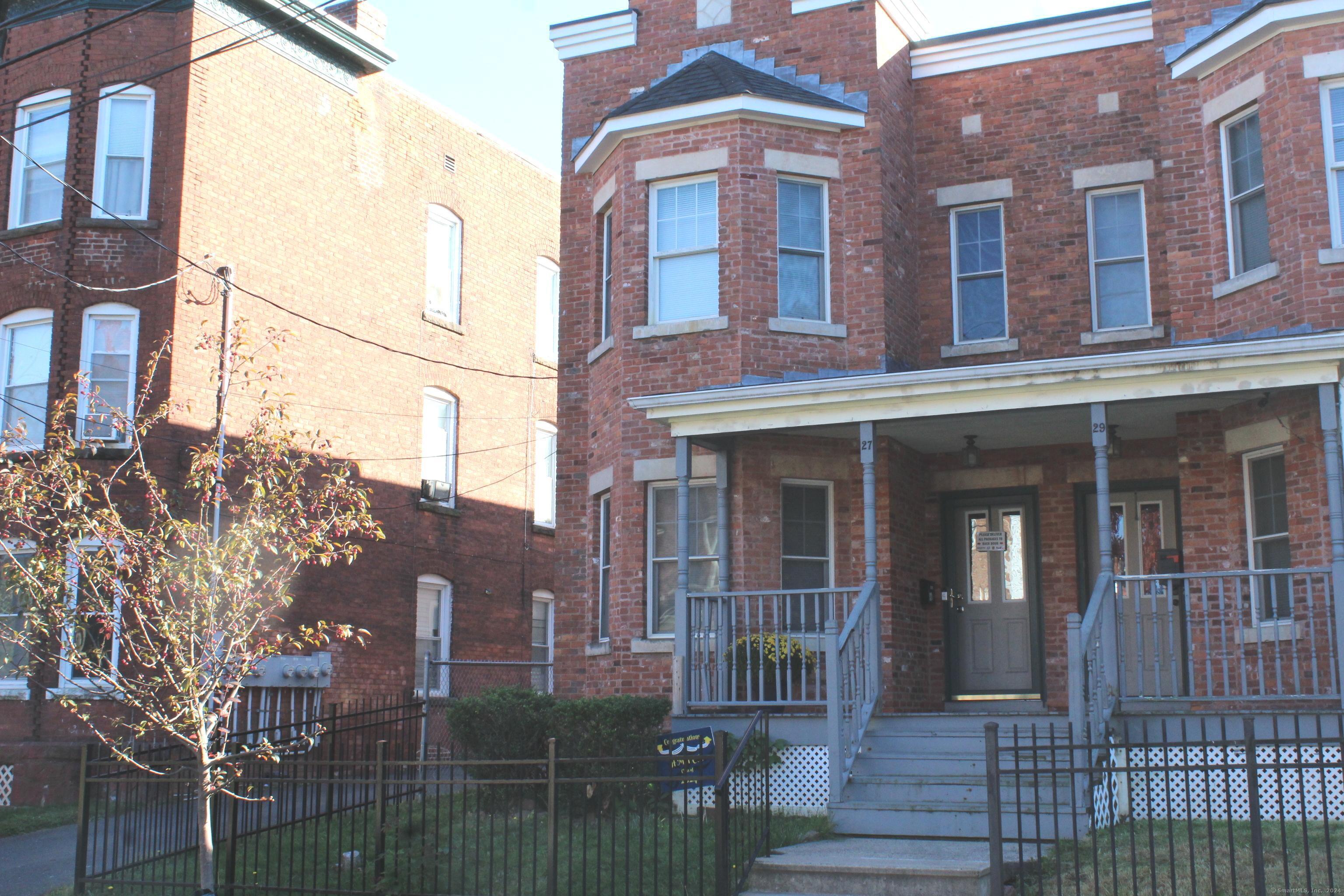 27 Putnam Heights Hartford CT 06106