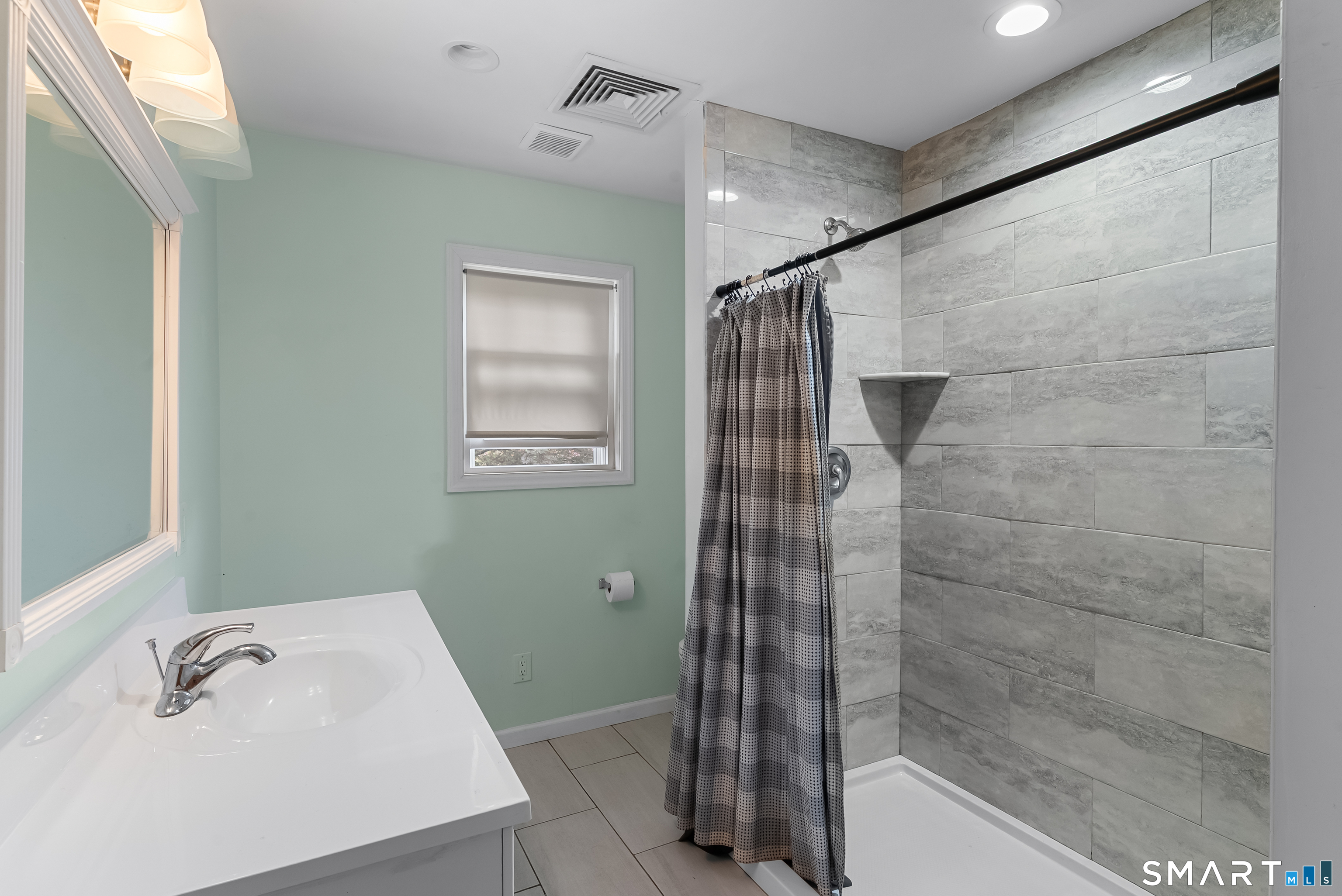 39 Woodcrest Avenue Stratford CT 06614