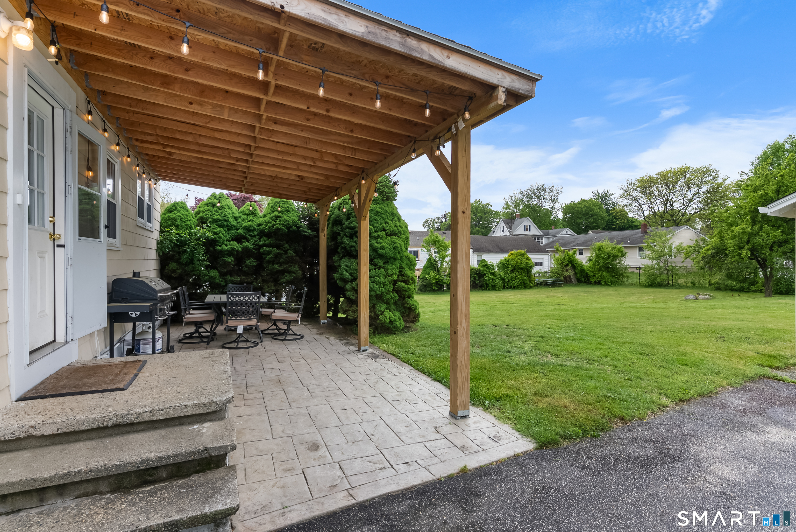 39 Woodcrest Avenue Stratford CT 06614