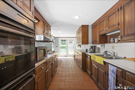 128 Terrys Plain Road Simsbury CT 06070