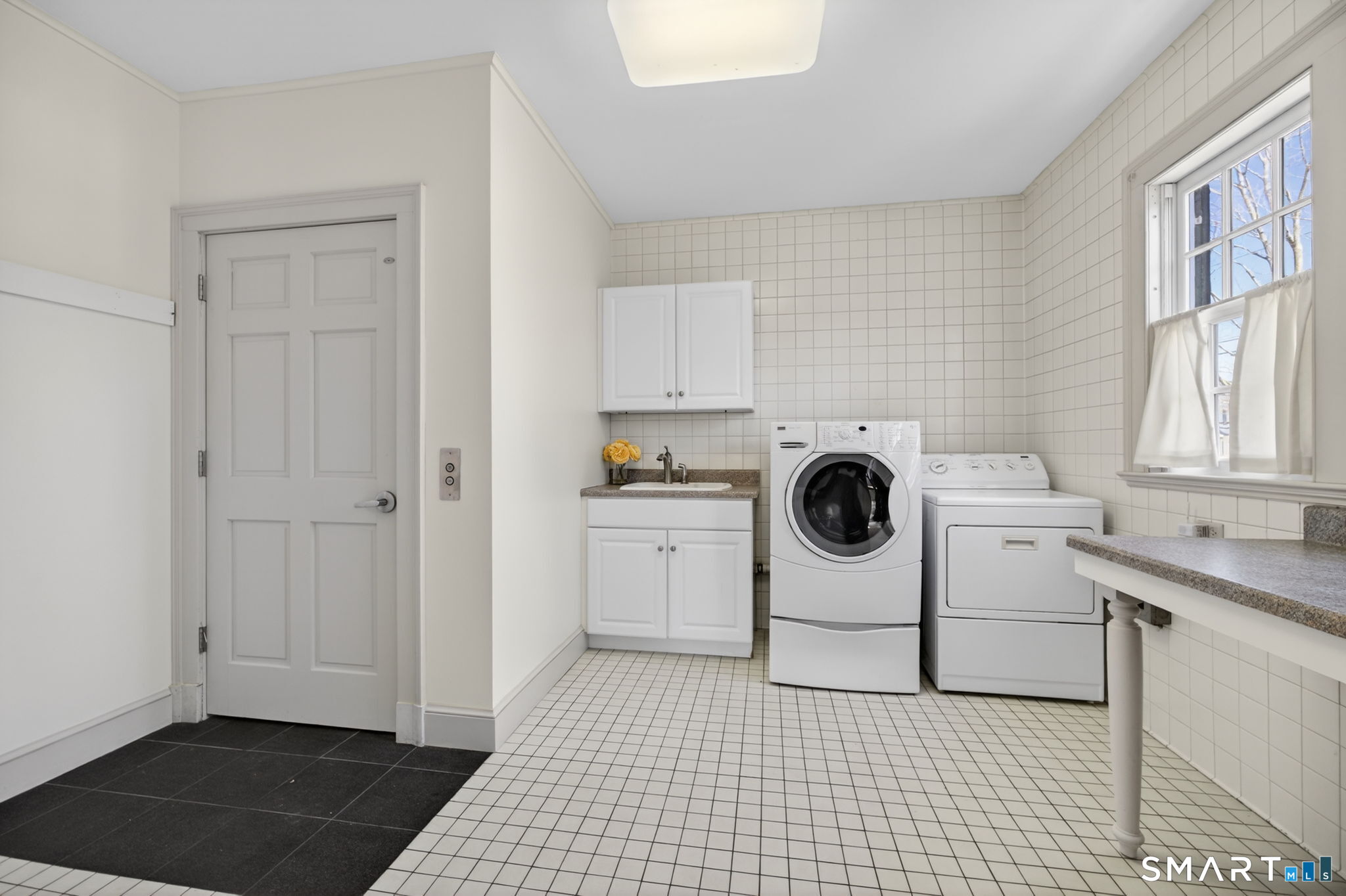 2095 Chapel Street New Haven CT 06515