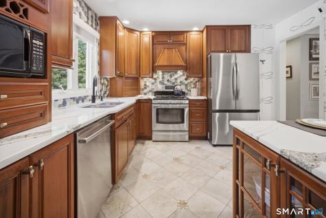 36 Oakwood Drive Oxford CT 06478
