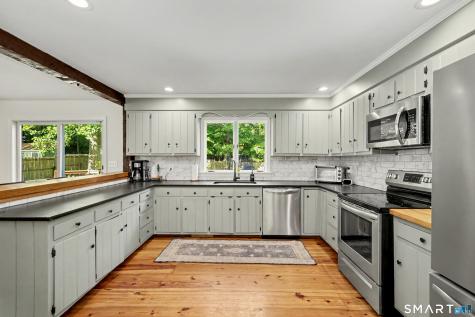 36 Sherry Lane New Milford CT 06776