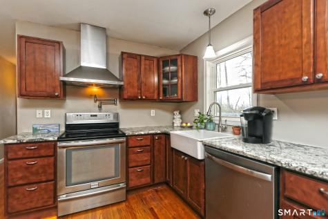 53 Pheasant Road West Haven CT 06516