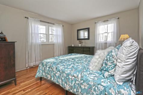 53 Pheasant Road West Haven CT 06516