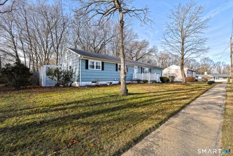 53 Pheasant Road West Haven CT 06516