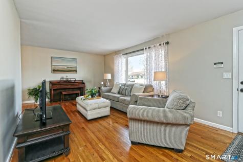 53 Pheasant Road West Haven CT 06516