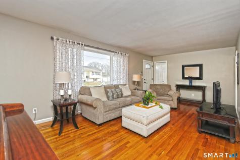 53 Pheasant Road West Haven CT 06516
