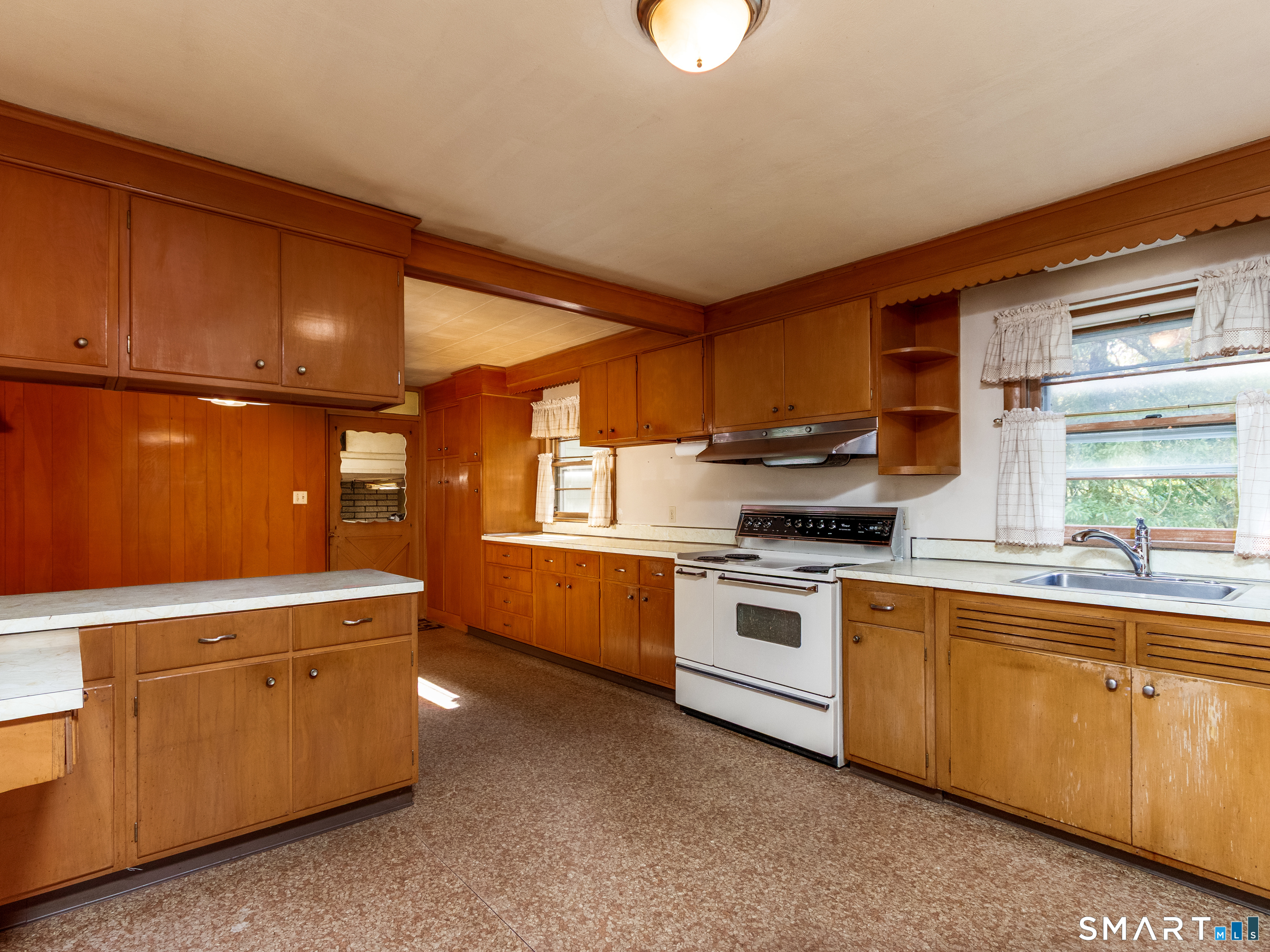 1175 South Curtis Street Wallingford CT 06492