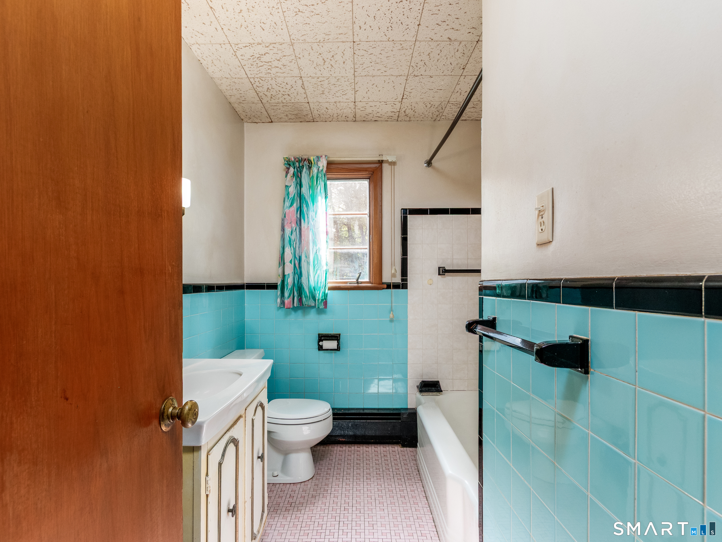 1175 South Curtis Street Wallingford CT 06492
