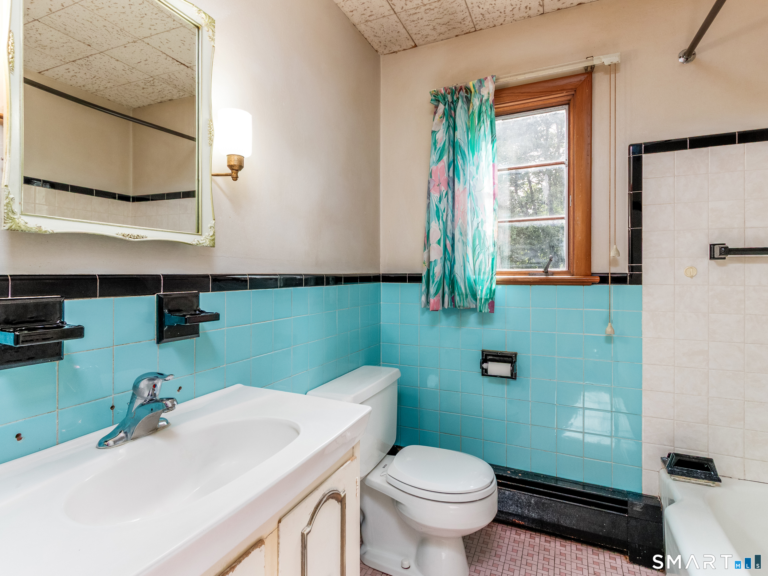 1175 South Curtis Street Wallingford CT 06492