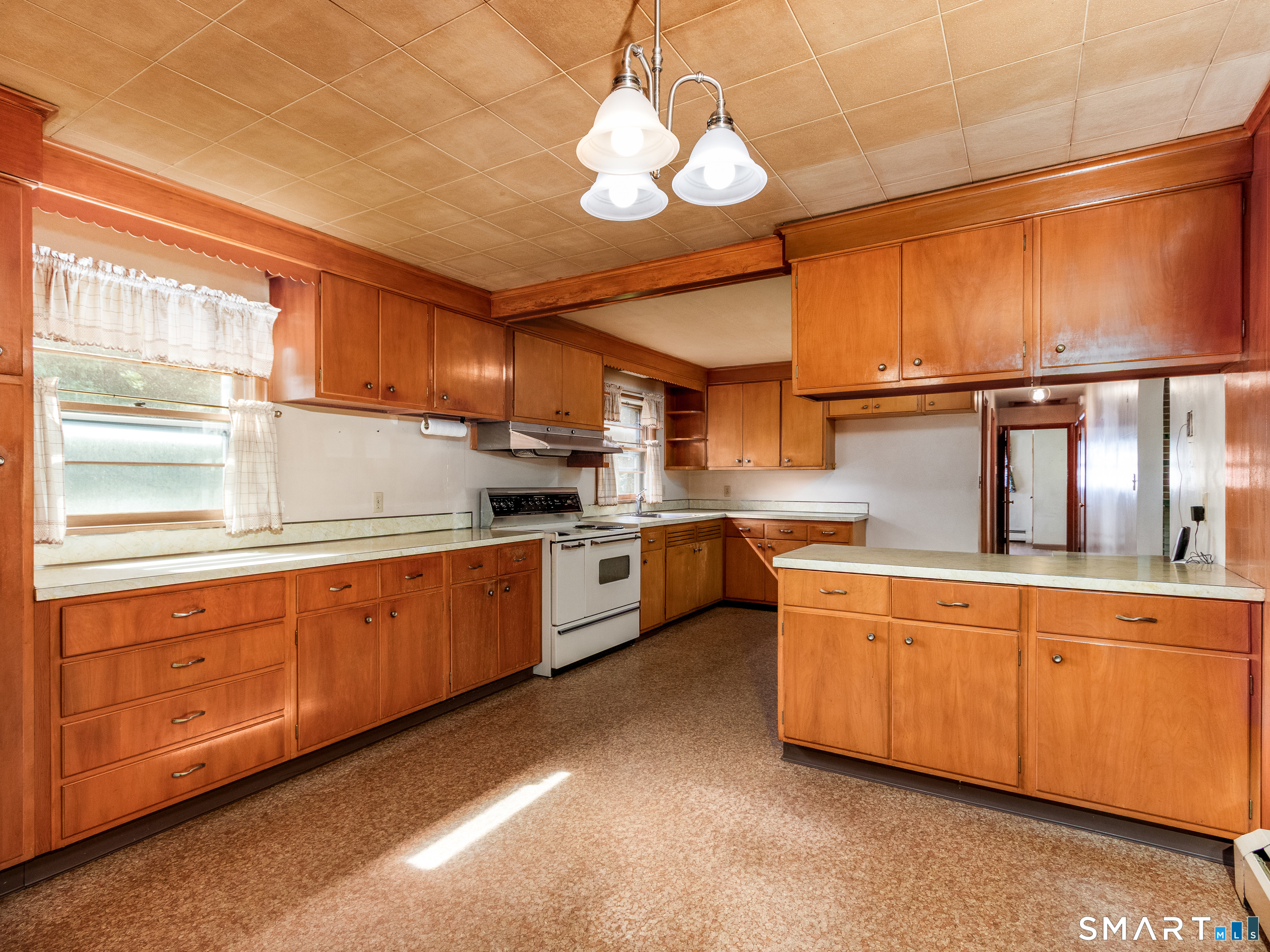 1175 South Curtis Street Wallingford CT 06492