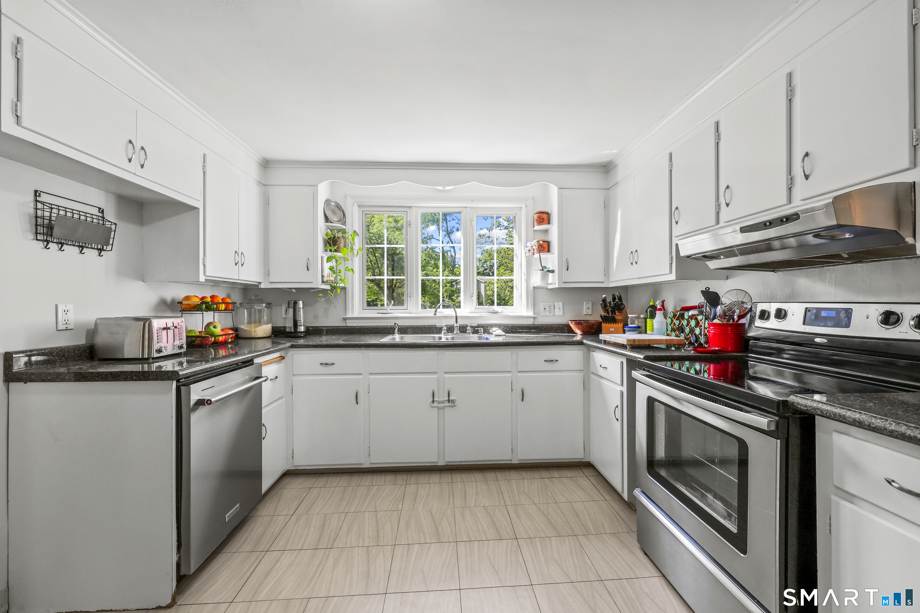 73 Longlane Road West Hartford CT 06117