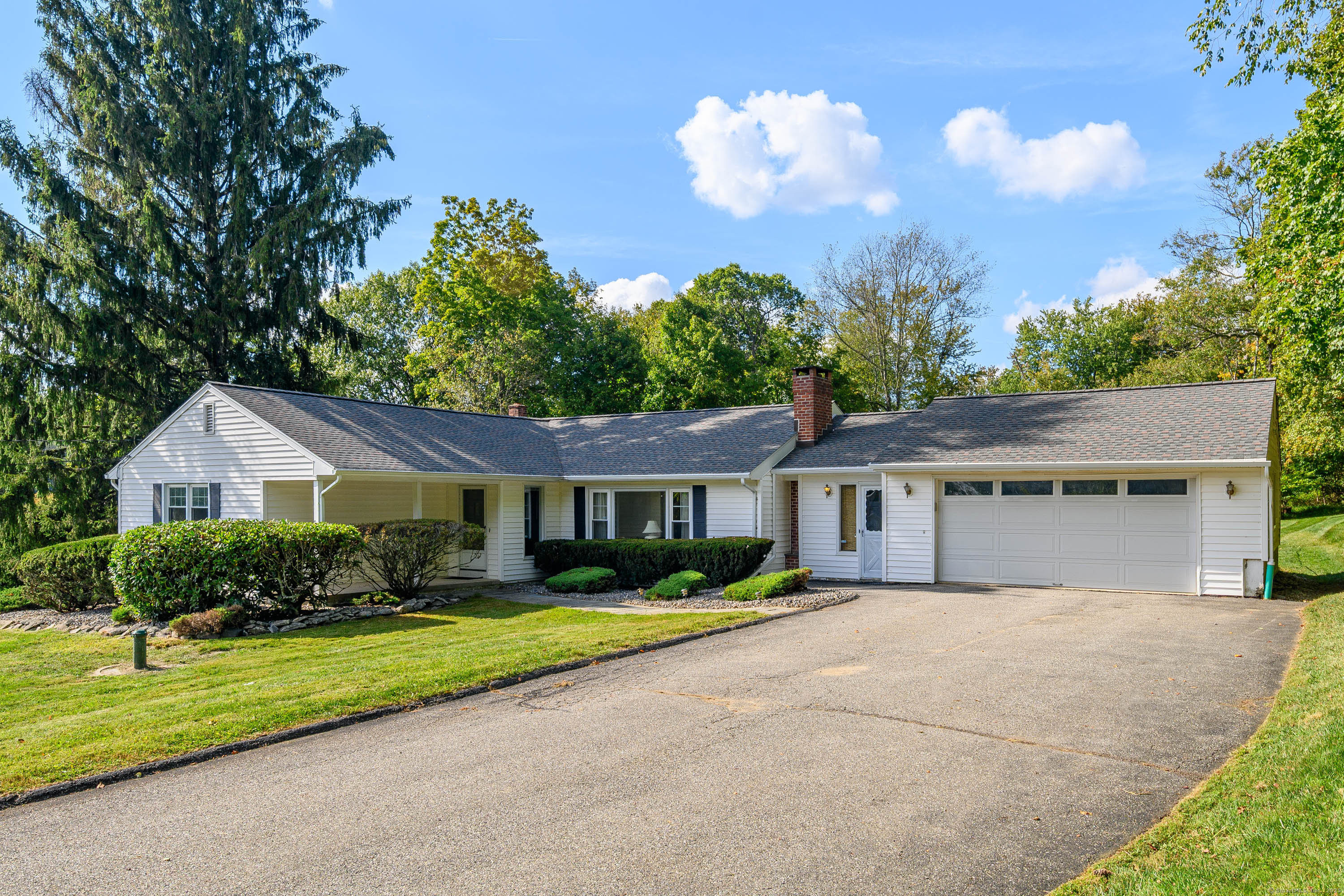 8 Williams Road New Fairfield CT 06812