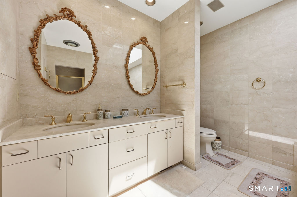 54 Kenmore Road Bloomfield CT 06002
