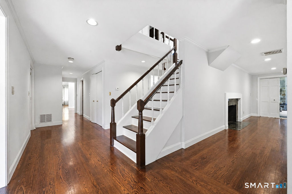 54 Kenmore Road Bloomfield CT 06002