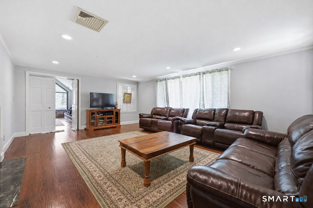 54 Kenmore Road Bloomfield CT 06002