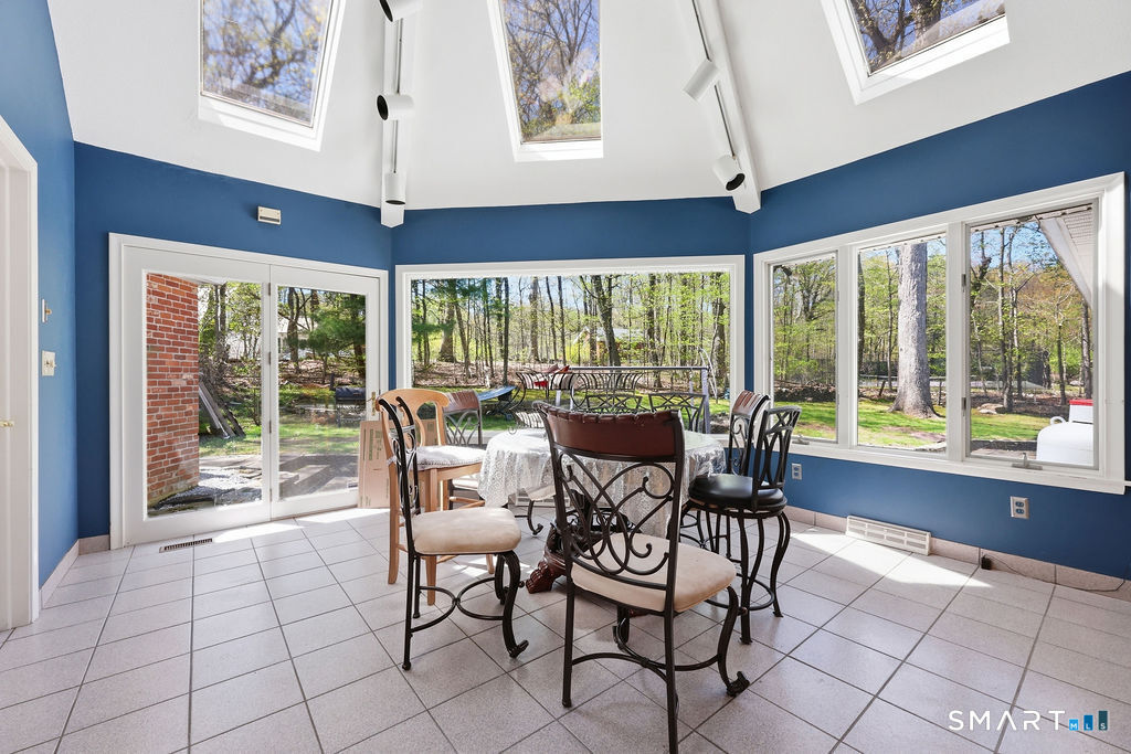 54 Kenmore Road Bloomfield CT 06002