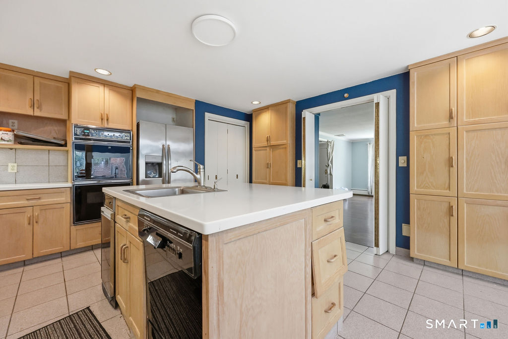 54 Kenmore Road Bloomfield CT 06002