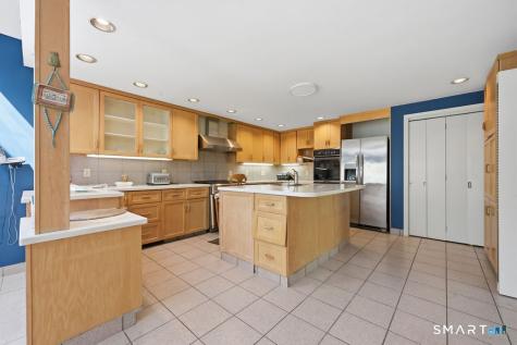 54 Kenmore Road Bloomfield CT 06002