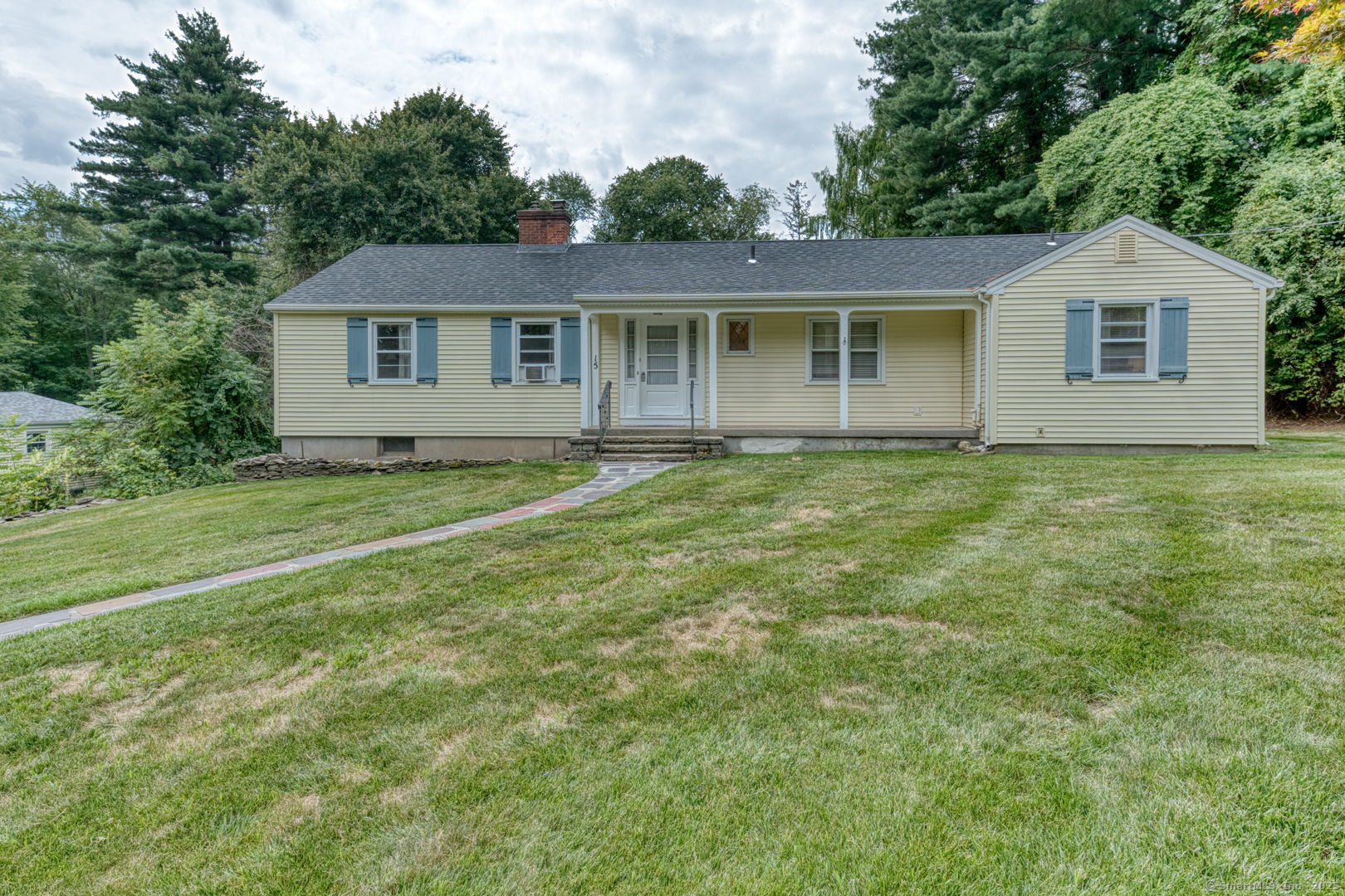 15 Grant Hill Road Bloomfield CT 06002