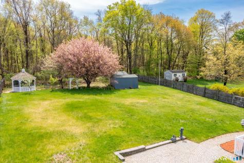 40 Country Side Drive Rocky Hill CT 06067