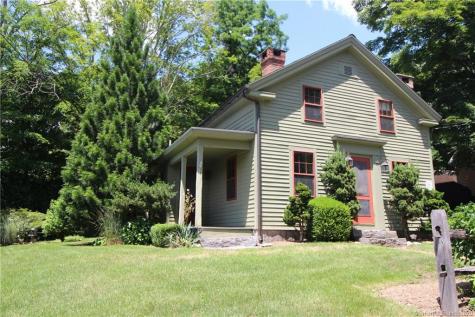 236 Quassuk Road Woodbury CT 06798