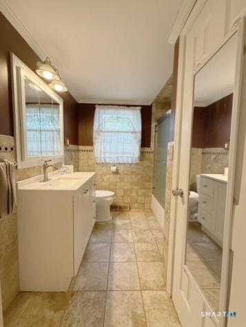 37 Peters Lane North Haven CT 06473