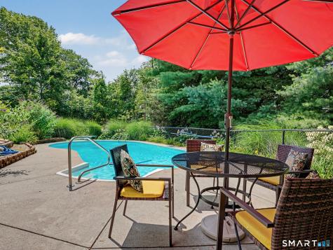 10 Crest Road Danbury CT 06811