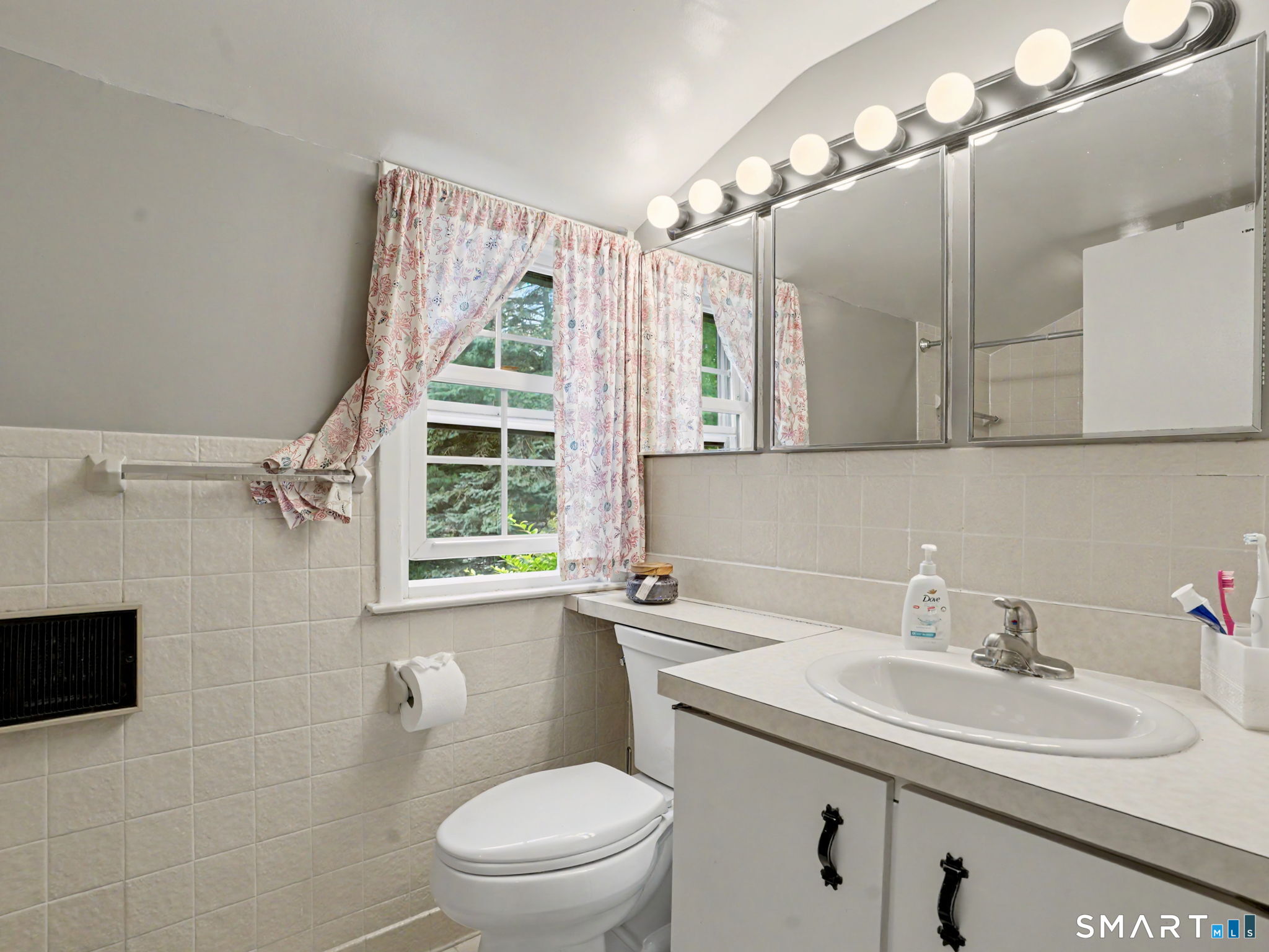 10 Crest Road Danbury CT 06811