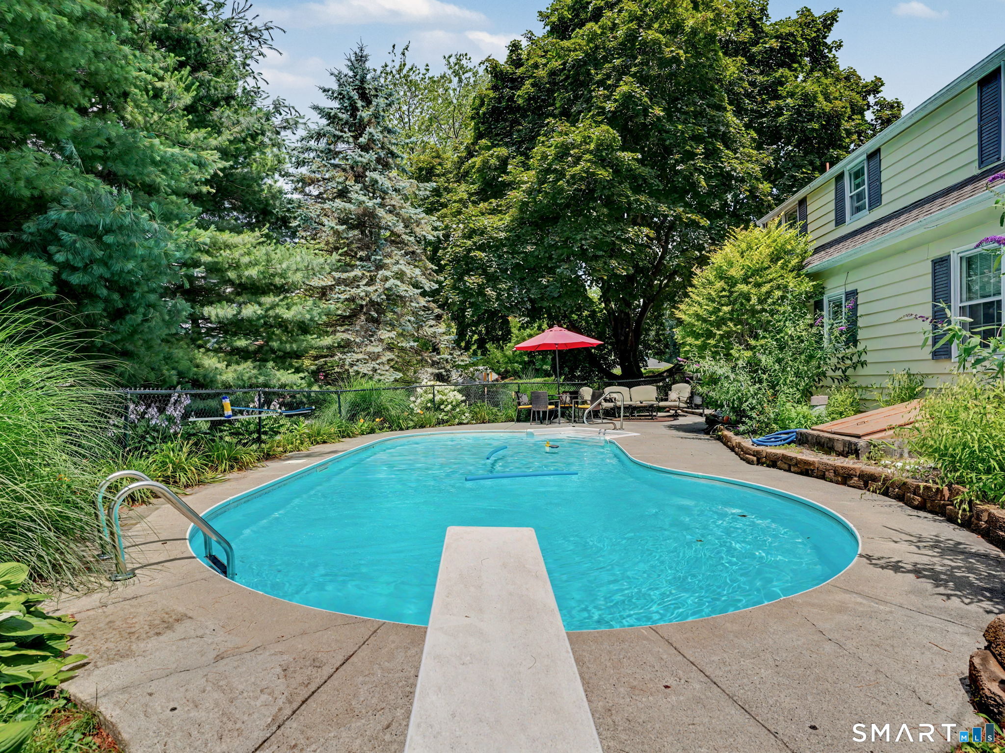 10 Crest Road Danbury CT 06811